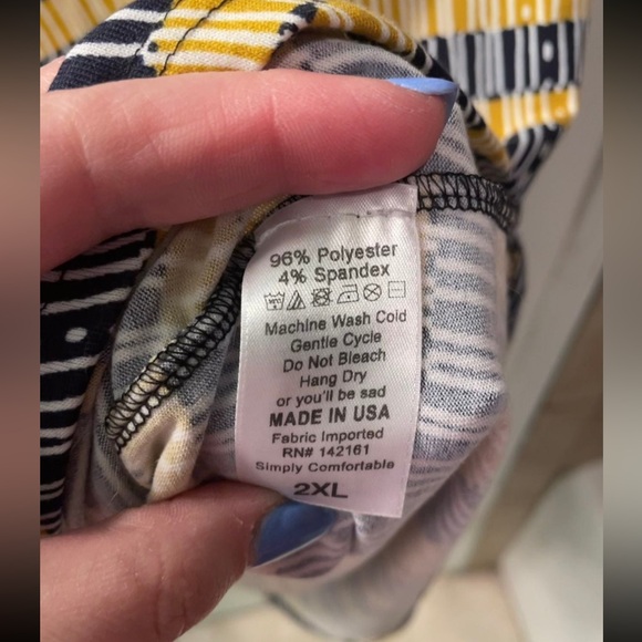 LuLaRoe Gold & Navy 2xl Irma - Picture 4 of 7